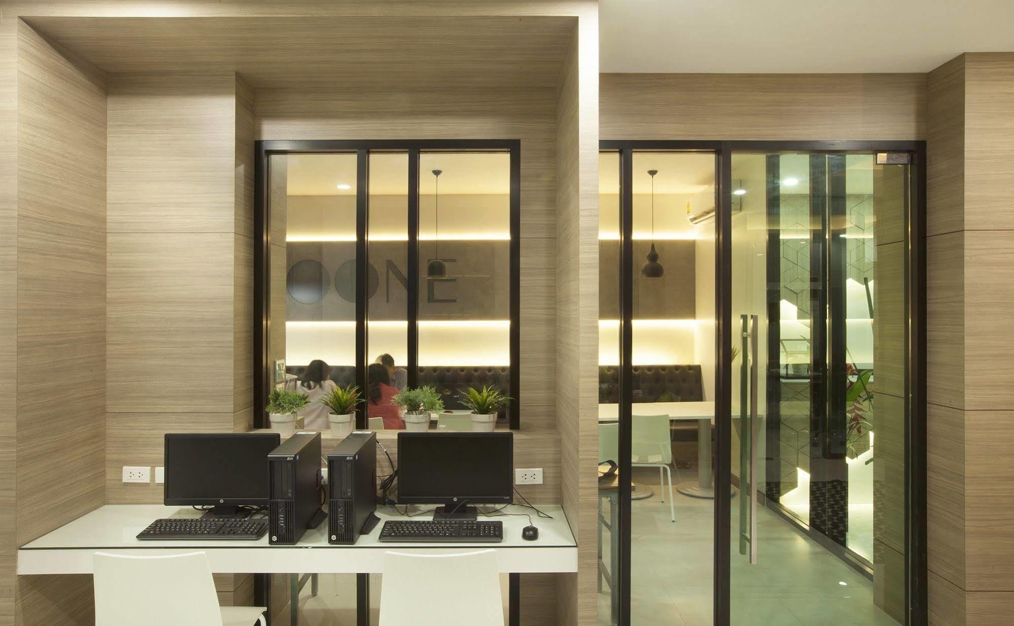 Boone Place Bangkok Exterior photo